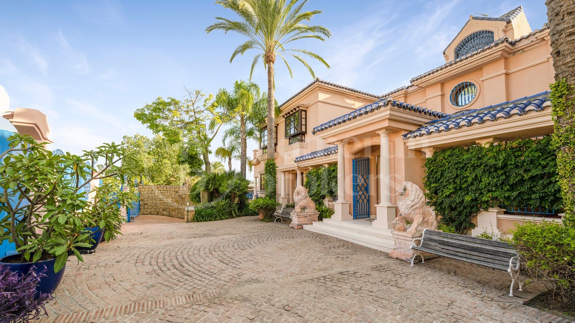 Villa Seabeach - En imponerande klassisk herrgård i Aloha
