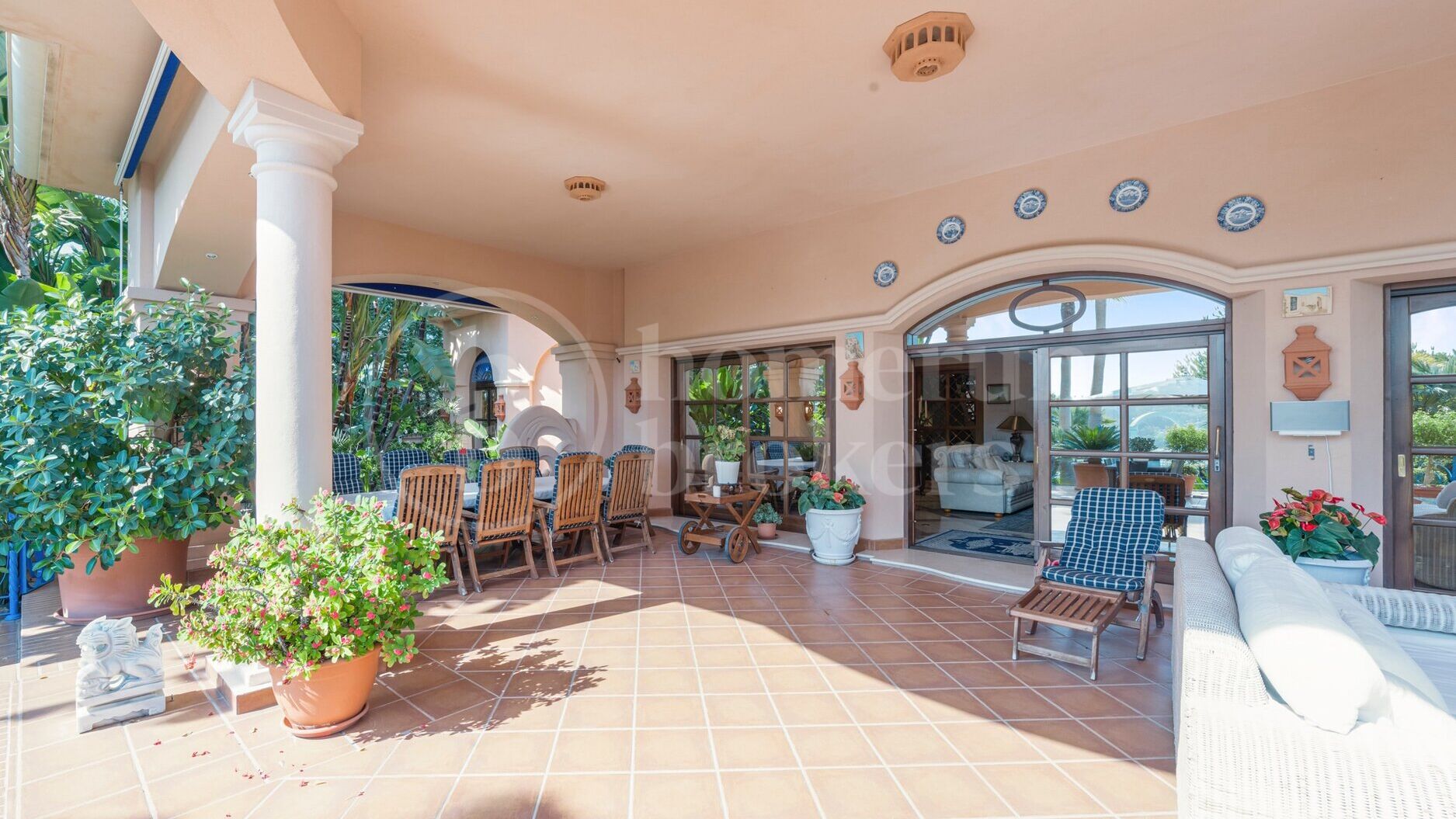 Villa Seabeach - En imponerande klassisk herrgård i Aloha
