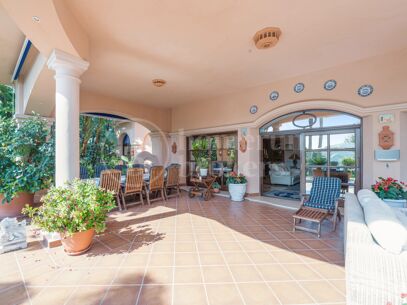 Villa Seabeach - En imponerande klassisk herrgård i Aloha