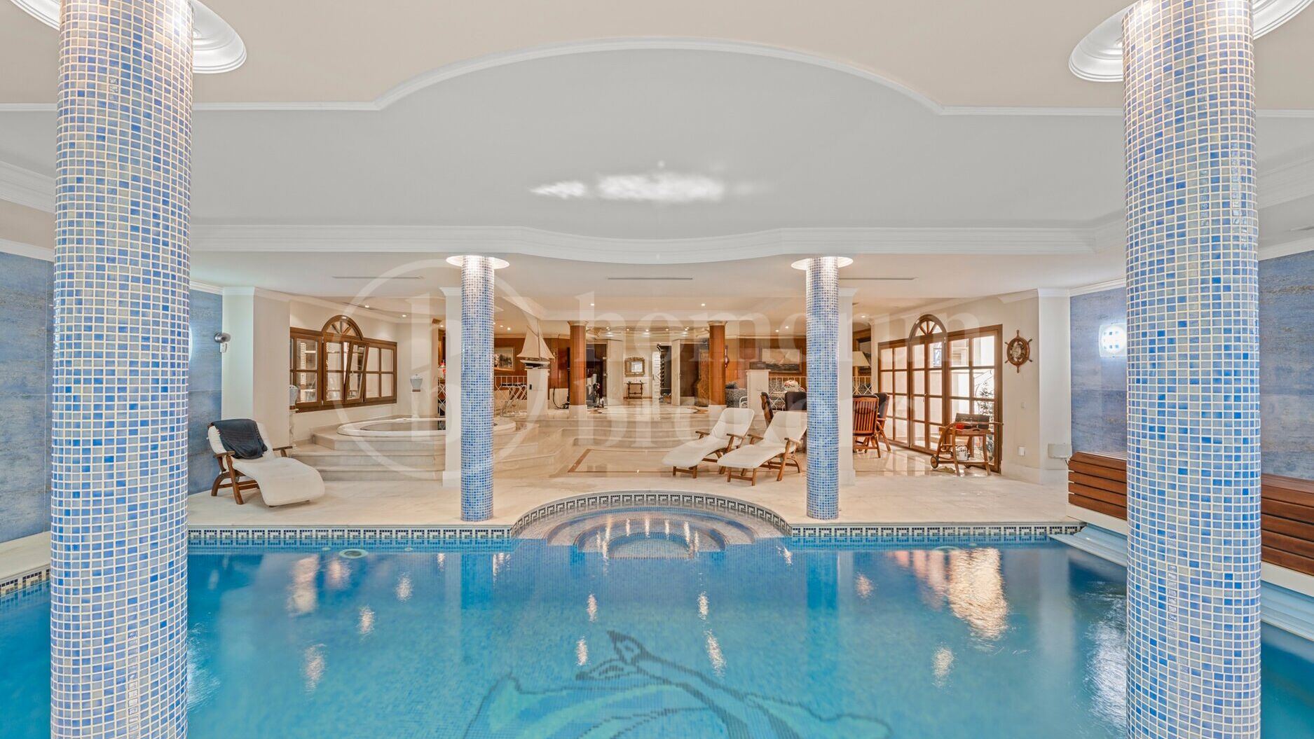 Villa Seabeach - En imponerande klassisk herrgård i Aloha