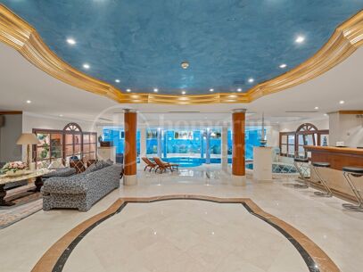 Villa Seabeach - En imponerande klassisk herrgård i Aloha