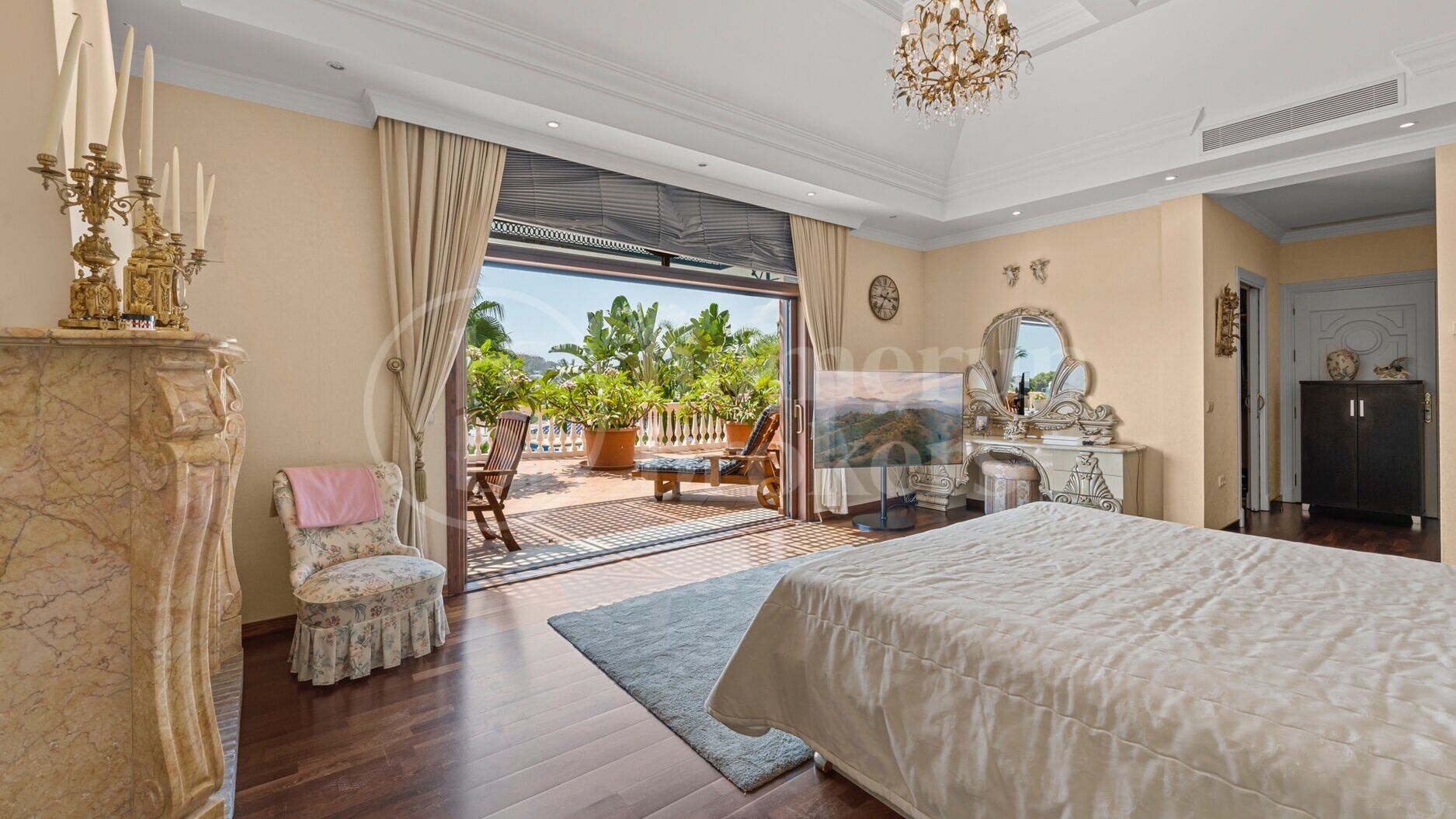 Villa Seabeach - En imponerande klassisk herrgård i Aloha