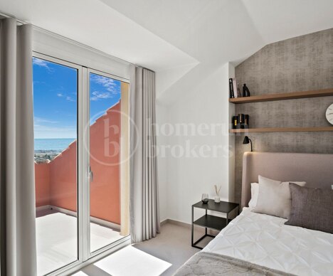 Renovated penthouse in Monte Halcones with stunning sea view