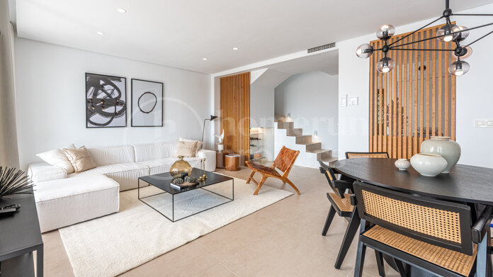 Refurbished duplex penthouse in prime location