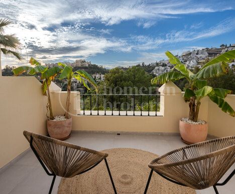 Townhouse La Quinta Hills - A beautiful townhouse in La Quinta with views of mountains, golf and sea