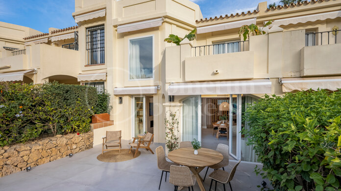 Townhouse La Quinta Hills - A beautiful townhouse in La Quinta with views of mountains, golf and sea