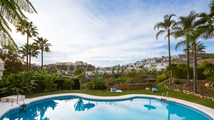 Townhouse La Quinta Hills - A beautiful townhouse in La Quinta with views of mountains, golf and sea