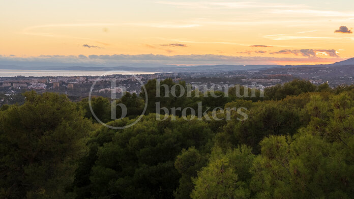 Meisho Hills - Spacious townhouse with panoramic views in Sierra Blanca