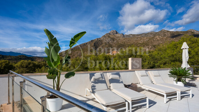 Meisho Hills - Spacious townhouse with panoramic views in Sierra Blanca