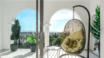 Refurbished duplex apartment with breathtaking sea views