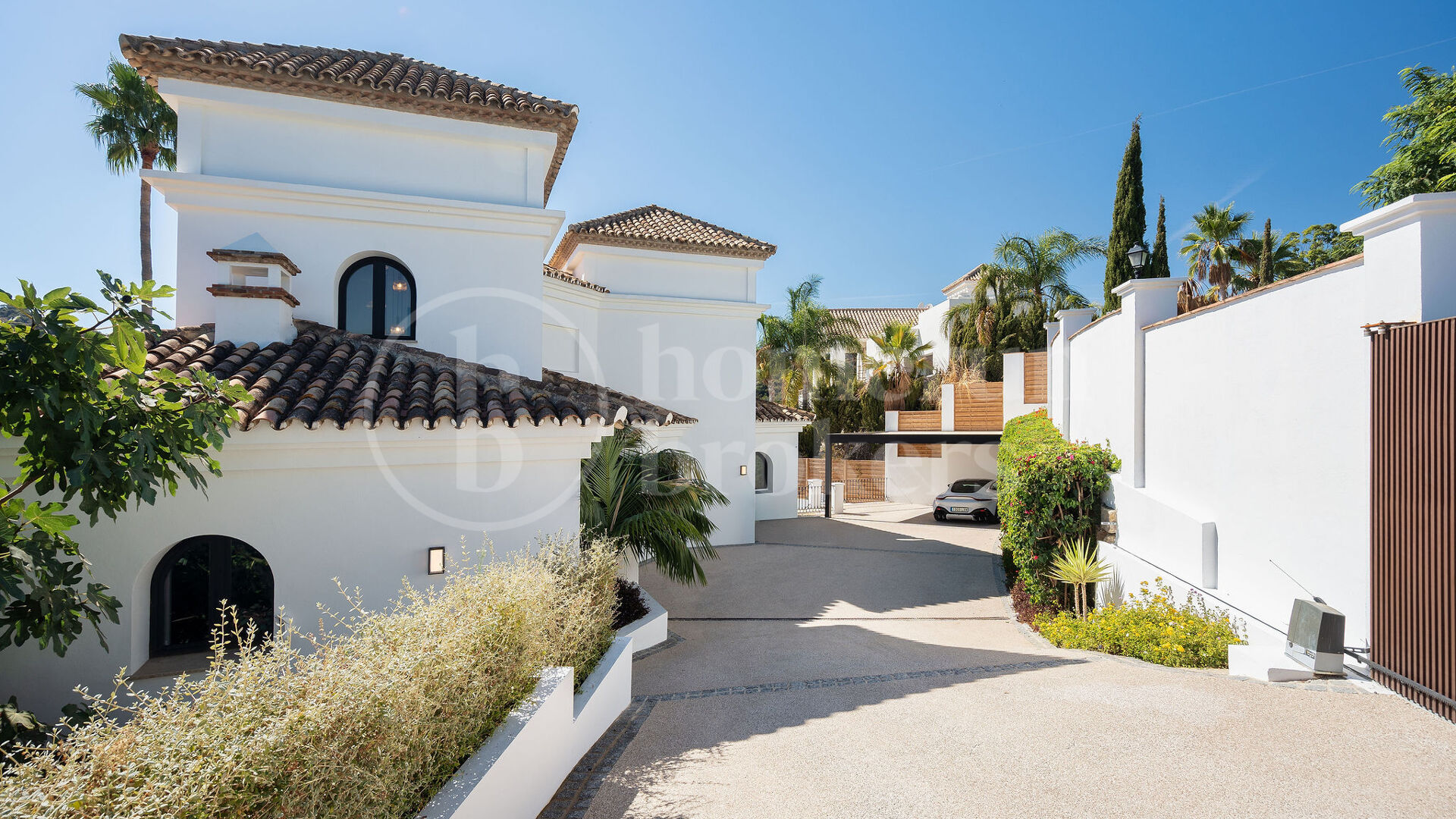 Villa Sophia – Fully Renovated Contemporary Villa in Los Arqueros, Benahavís