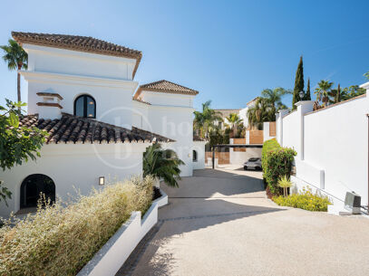 Villa Sophia – Fully Renovated Contemporary Villa in Los Arqueros, Benahavís
