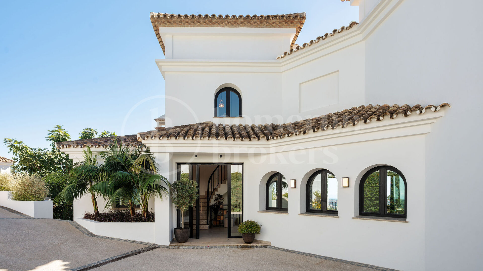 Villa Sophia – Fully Renovated Contemporary Villa in Los Arqueros, Benahavís