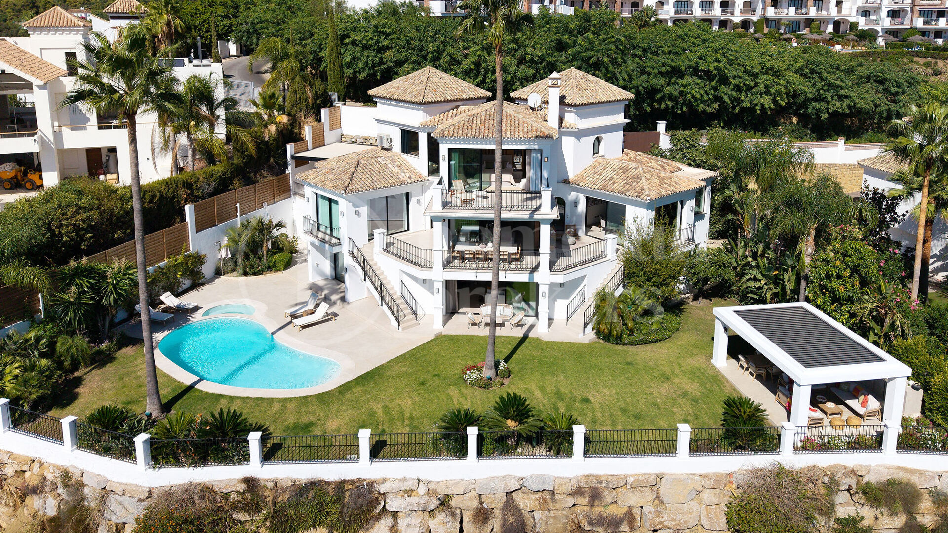 Villa Sophia – Fully Renovated Contemporary Villa in Los Arqueros, Benahavís