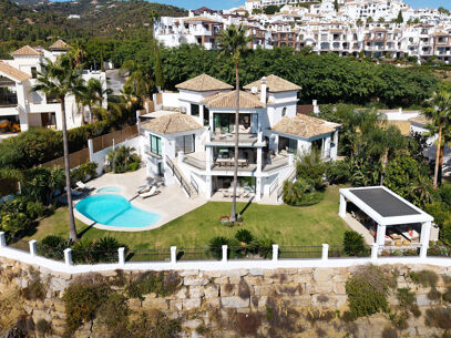 Villa Sophia – Fully Renovated Contemporary Villa in Los Arqueros, Benahavís