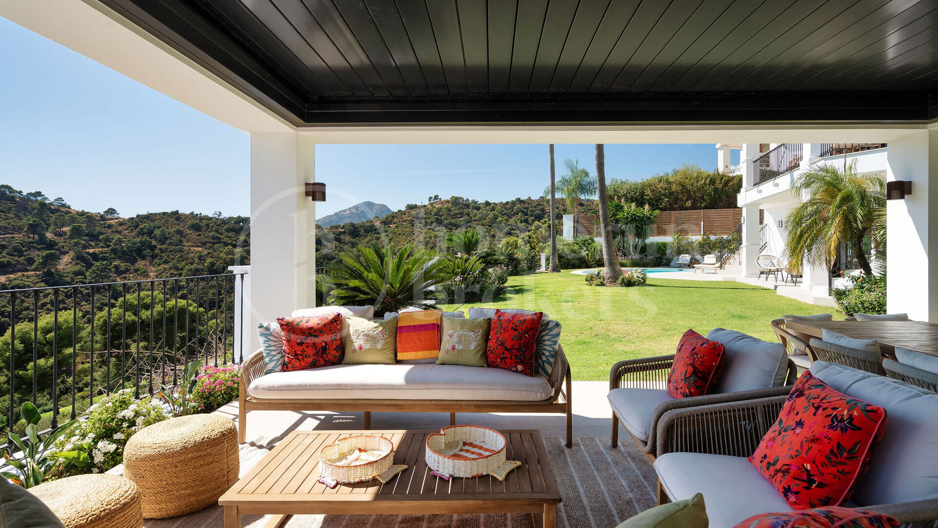 Villa Sophia – Fully Renovated Contemporary Villa in Los Arqueros, Benahavís
