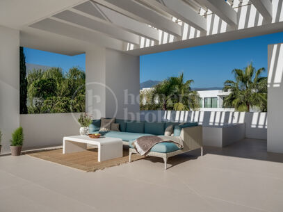 Villa Las Lomas - Contemporary Villa on Marbella Golden Mile