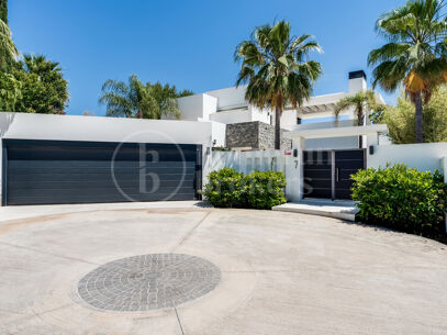 Villa Las Lomas - Contemporary Villa on Marbella Golden Mile