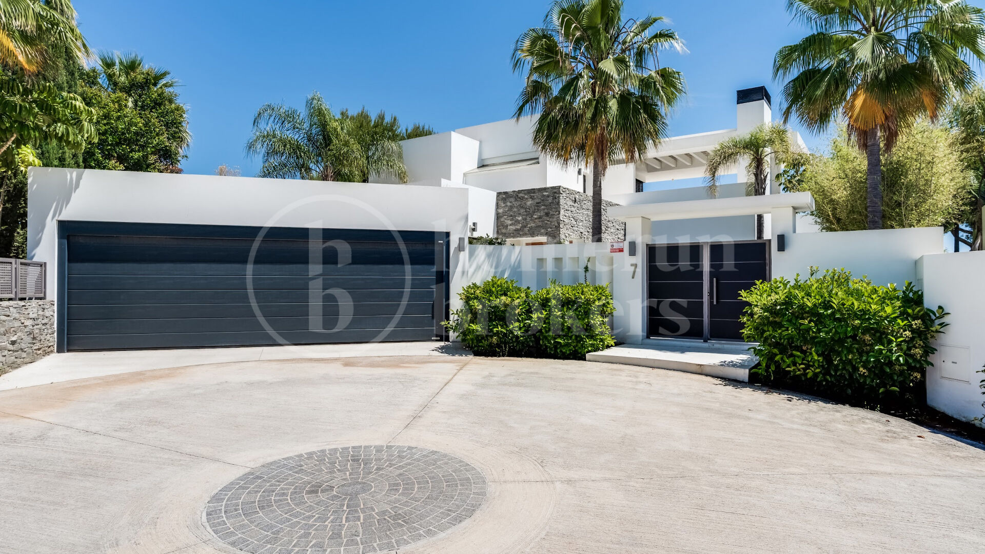 Villa Las Lomas - Contemporary Villa on Marbella Golden Mile
