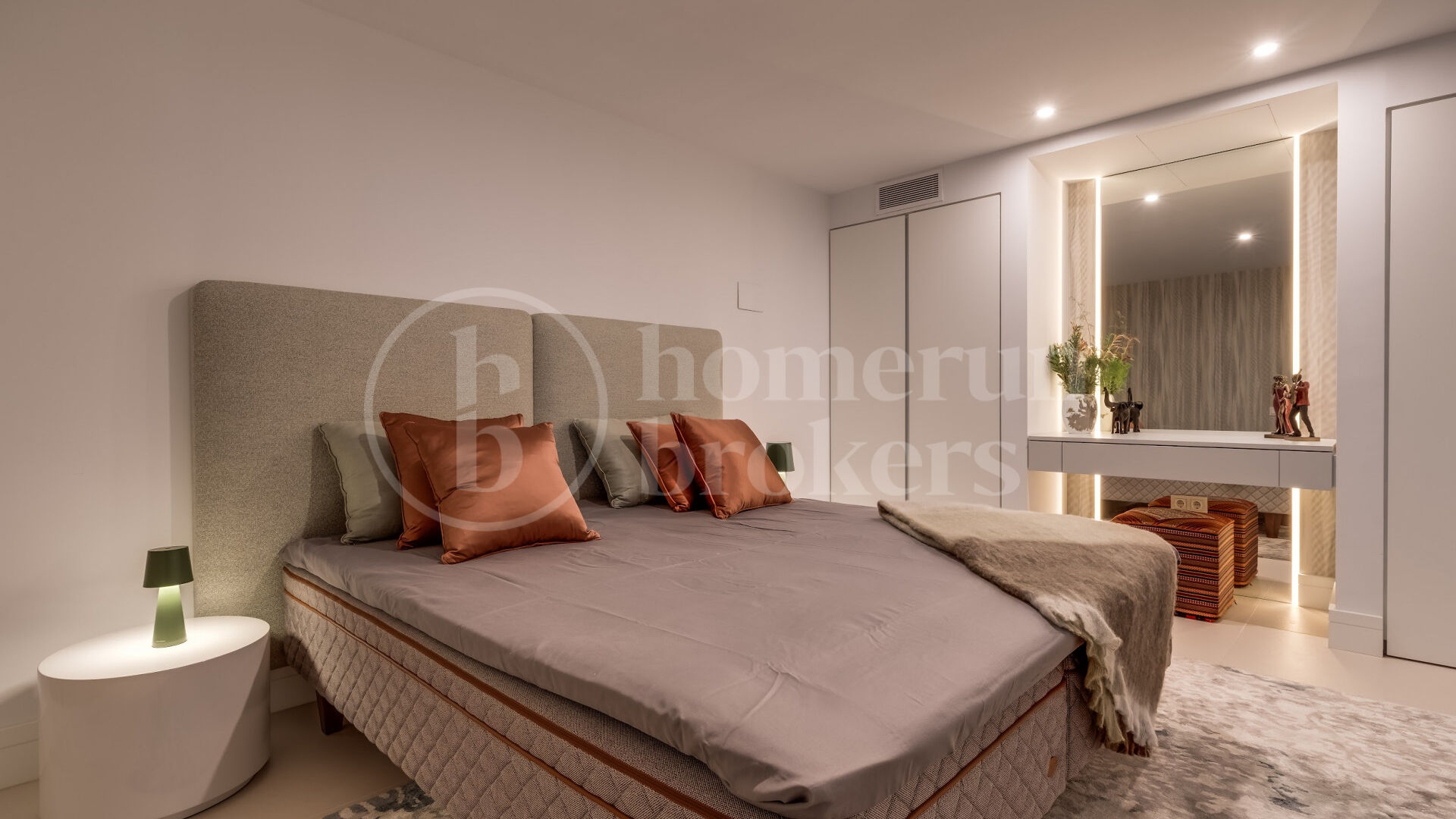 Villa Las Lomas - Contemporary Villa on Marbella Golden Mile