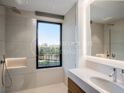 Villa Las Lomas - Contemporary Villa on Marbella Golden Mile