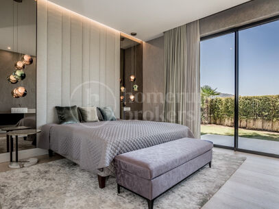 Villa Las Lomas - Contemporary Villa on Marbella Golden Mile