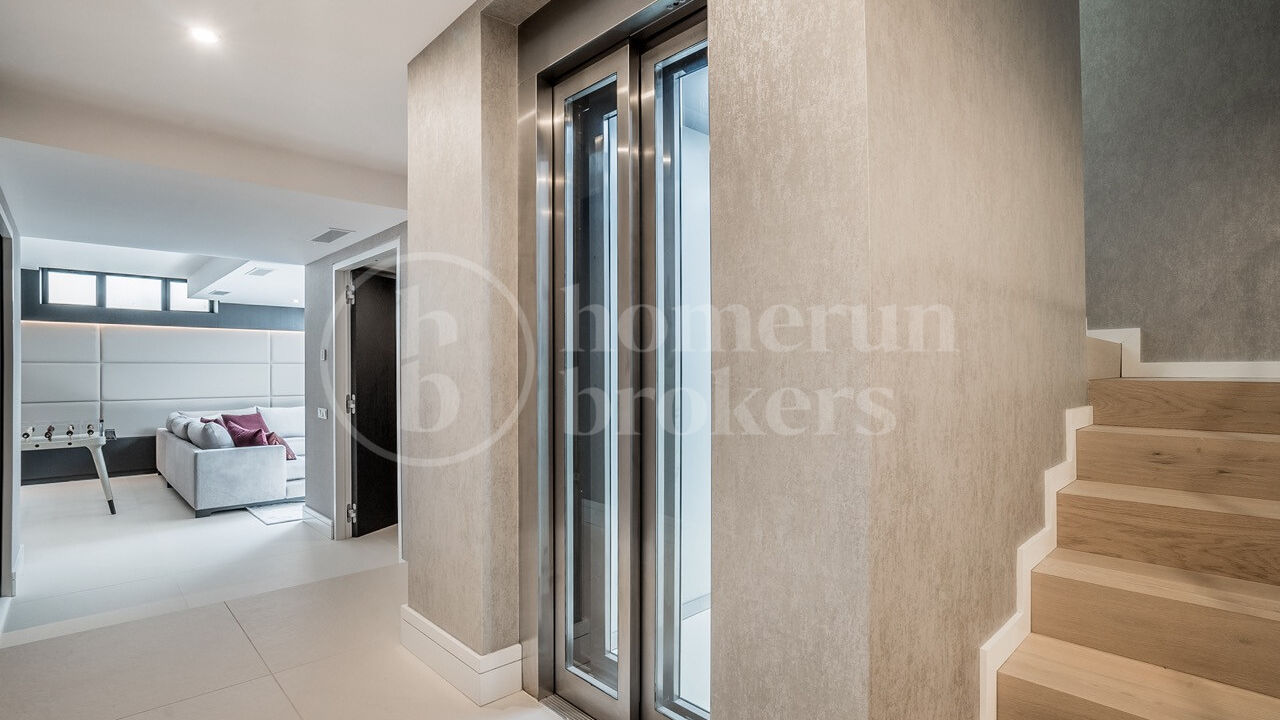 Villa Las Lomas - Contemporary Villa on Marbella Golden Mile