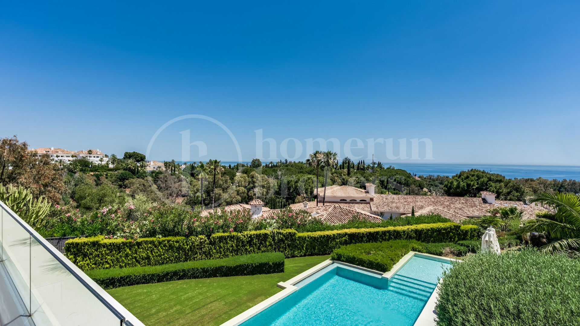 Villa Las Lomas - Contemporary Villa on Marbella Golden Mile