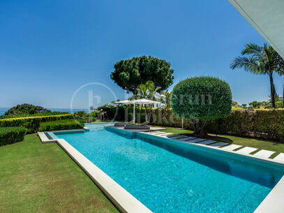 Villa Las Lomas - Contemporary Villa on Marbella Golden Mile