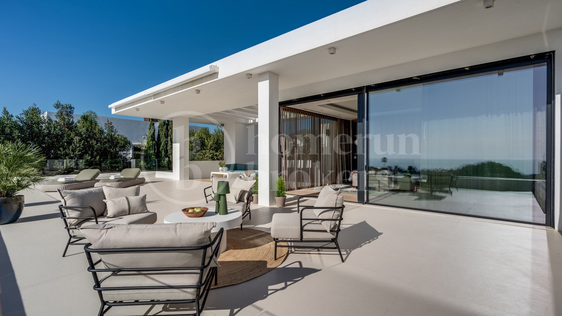 Villa Las Lomas - Contemporary Villa on Marbella Golden Mile