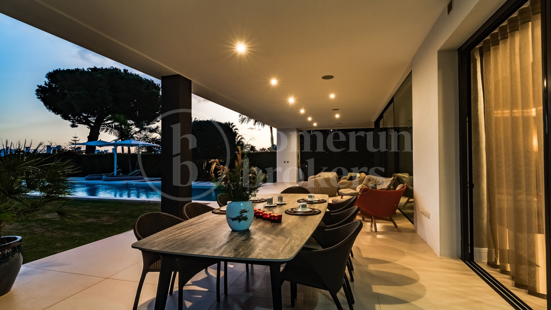 Villa Las Lomas - Contemporary Villa on Marbella Golden Mile