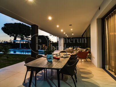 Villa Las Lomas - Contemporary Villa on Marbella Golden Mile