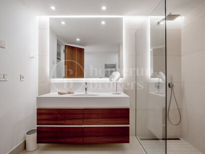 Villa Las Lomas - Contemporary Villa on Marbella Golden Mile