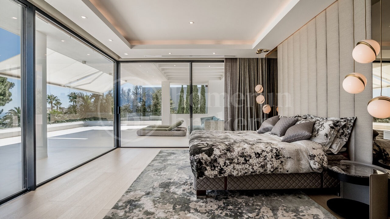 Villa Las Lomas - Contemporary Villa on Marbella Golden Mile