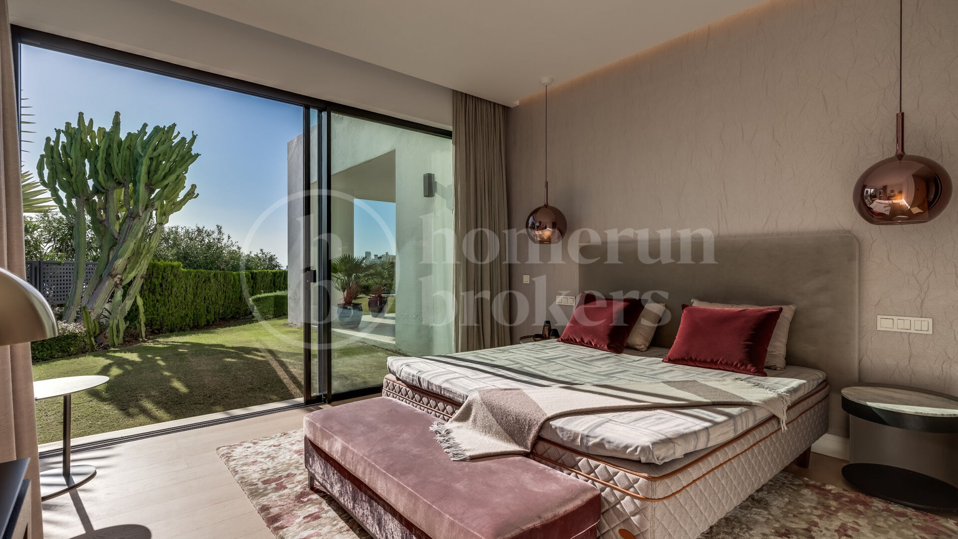 Villa Las Lomas - Contemporary Villa on Marbella Golden Mile