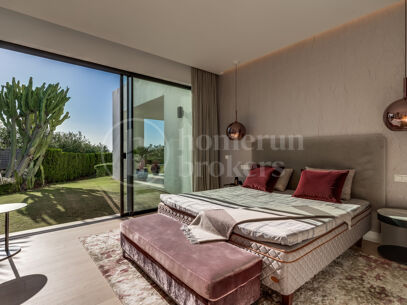 Villa Las Lomas - Contemporary Villa on Marbella Golden Mile