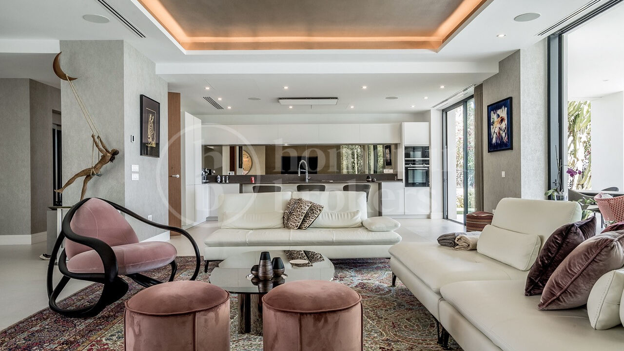 Villa Las Lomas - Contemporary Villa on Marbella Golden Mile