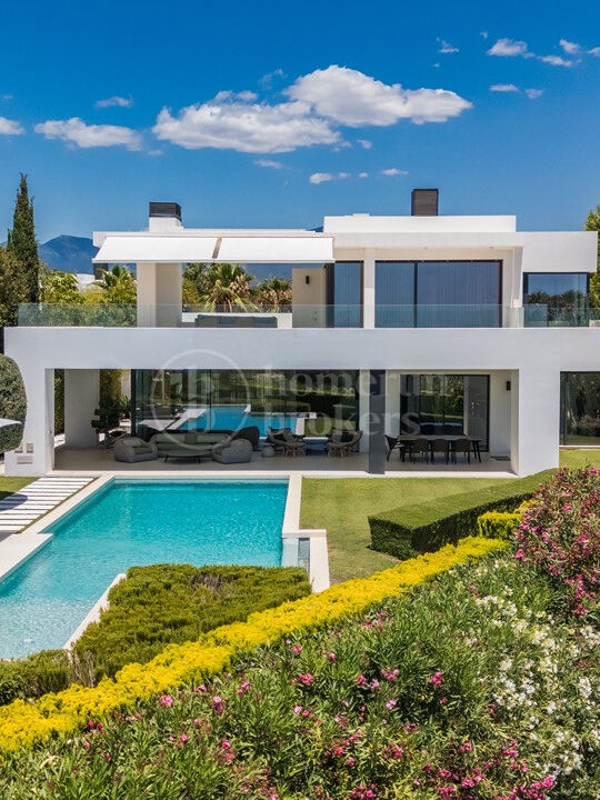 Villa Las Lomas – modern villa på Marbellas Golden Mile