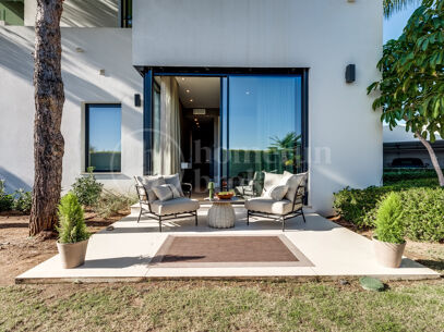 Villa Las Lomas - Contemporary Villa on Marbella Golden Mile