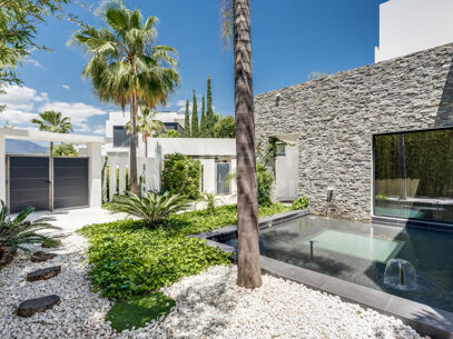 Villa Las Lomas - Contemporary Villa on Marbella Golden Mile