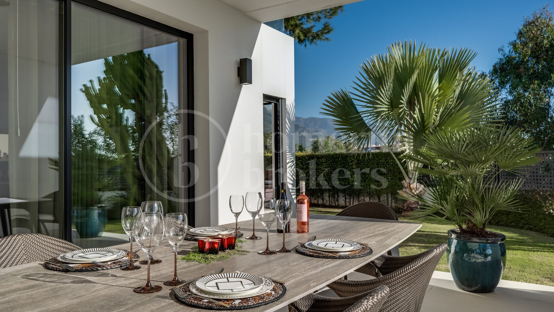 Villa Las Lomas - Contemporary Villa on Marbella Golden Mile
