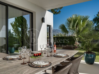 Villa Las Lomas - Contemporary Villa on Marbella Golden Mile