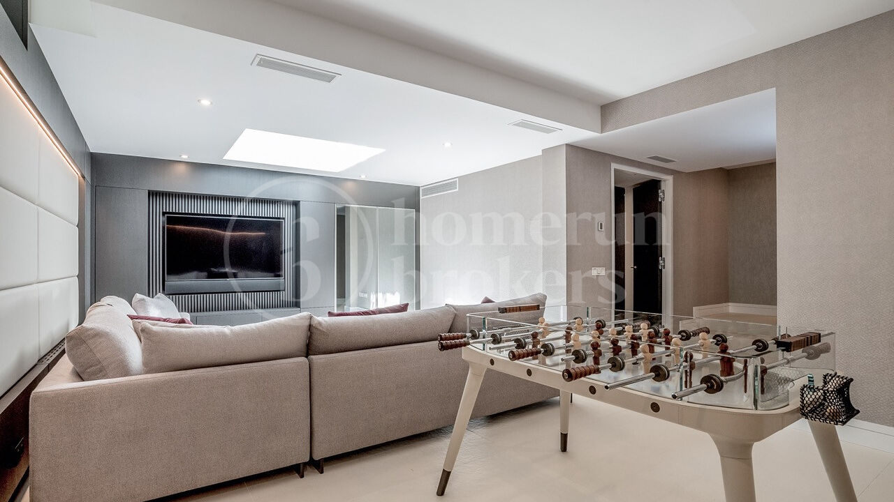 Villa Las Lomas - Contemporary Villa on Marbella Golden Mile