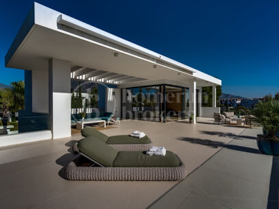 Villa Las Lomas - Contemporary Villa on Marbella Golden Mile