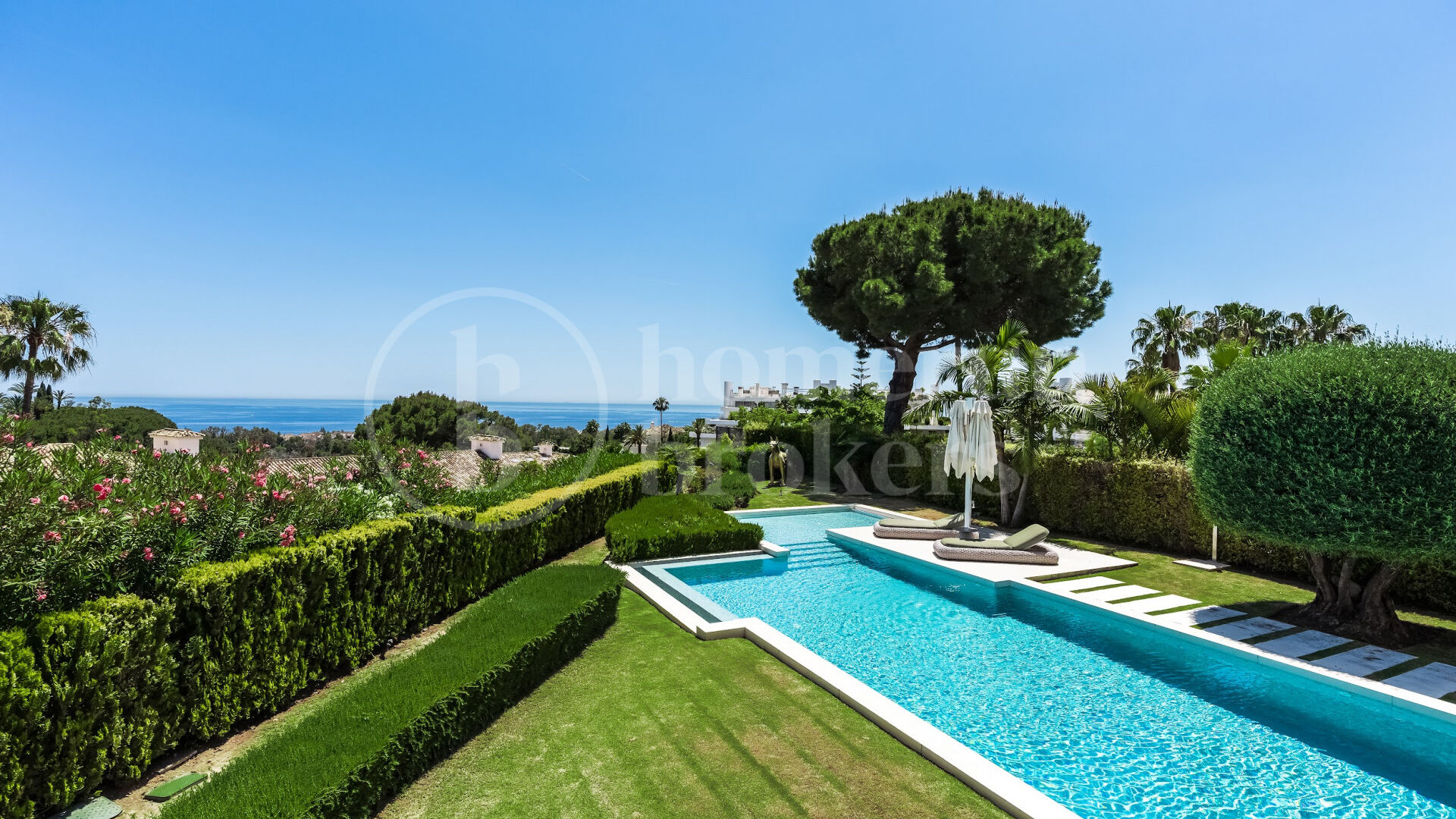 Villa Las Lomas - Contemporary Villa on Marbella Golden Mile