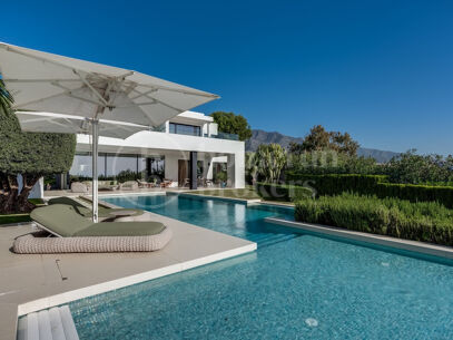 Villa Las Lomas - Contemporary Villa on Marbella Golden Mile