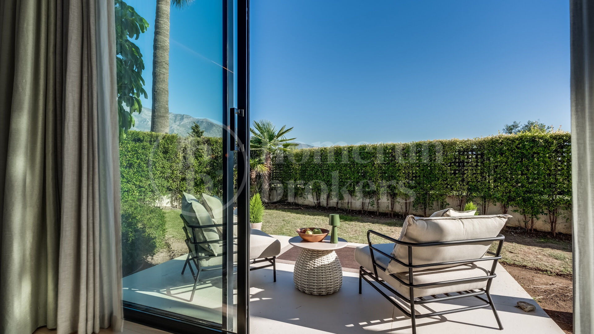 Villa Las Lomas - Contemporary Villa on Marbella Golden Mile
