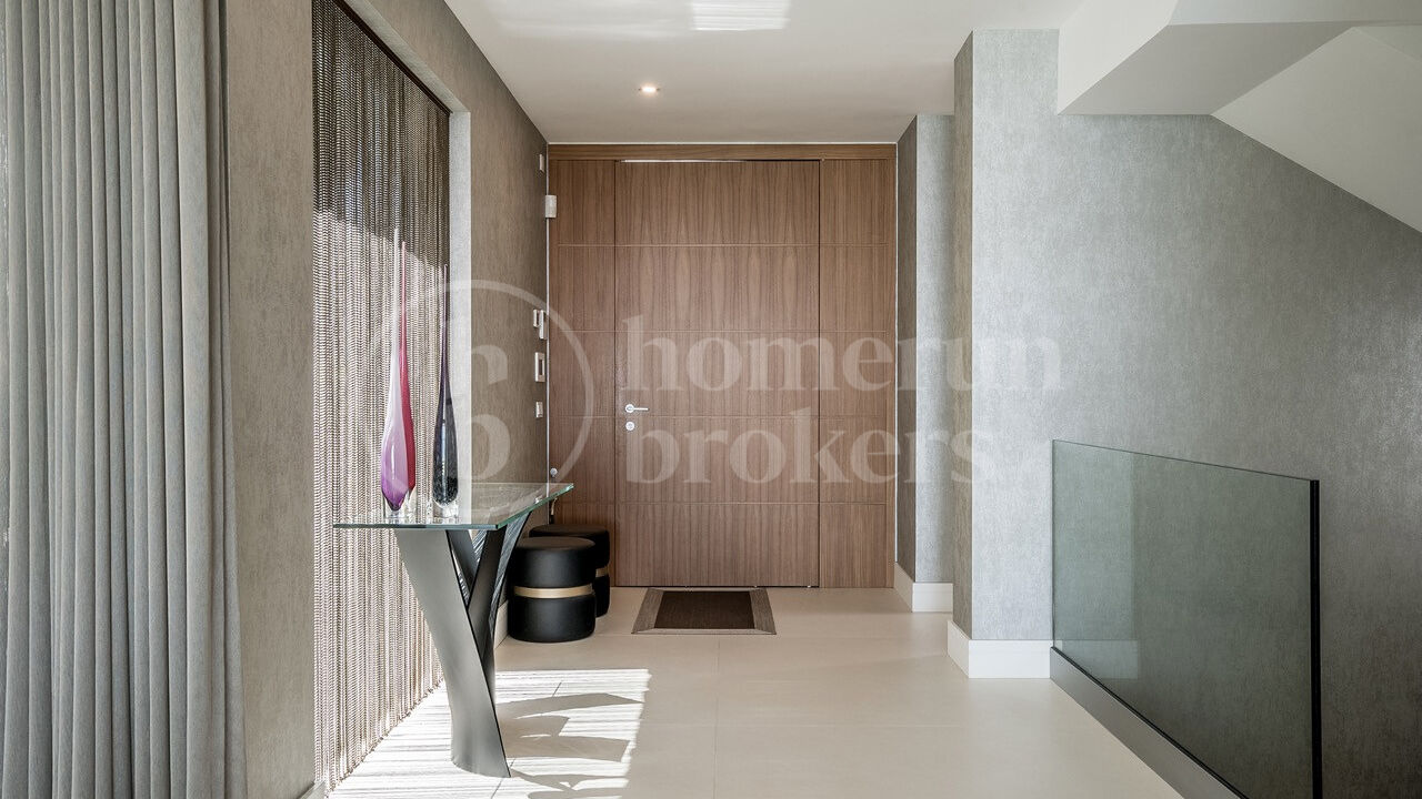 Villa Las Lomas - Contemporary Villa on Marbella Golden Mile
