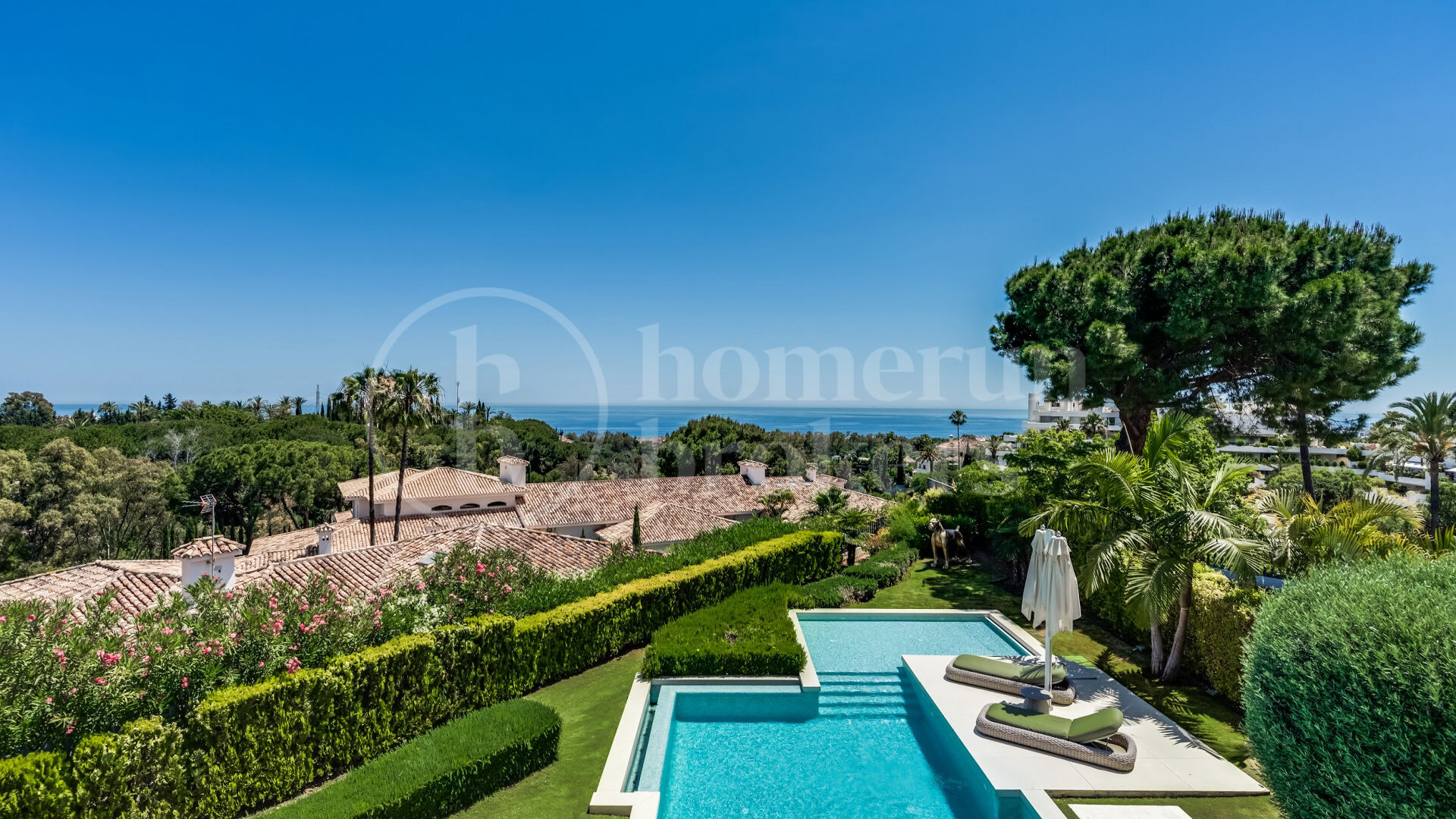 Villa Las Lomas - Contemporary Villa on Marbella Golden Mile