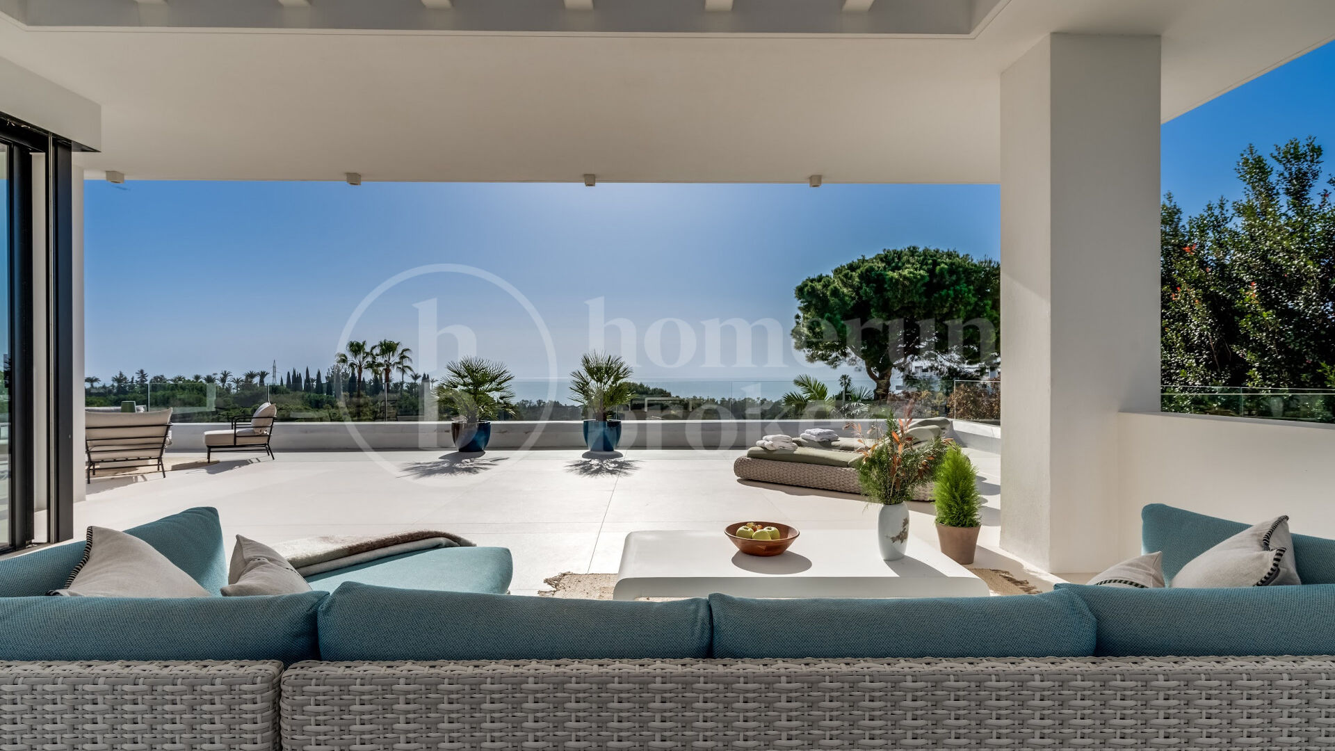 Villa Las Lomas - Contemporary Villa on Marbella Golden Mile